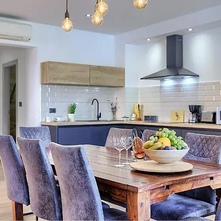 度假居 Stunning In Segotici