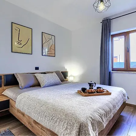 Stunning In Segotici